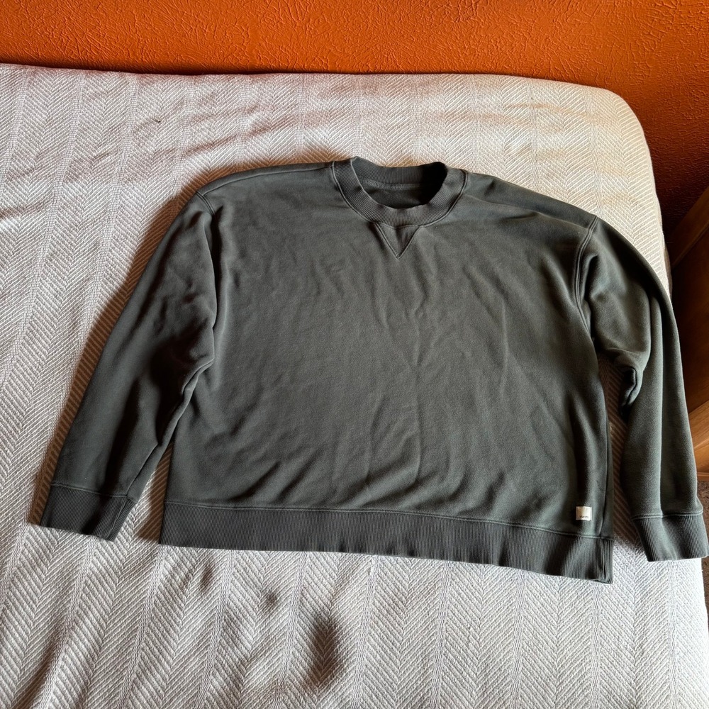 Vuori Crewneck Sweatshirt Olive Green Oversized Boxy Pullover Womens L - Picture 5 of 7